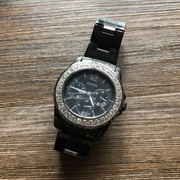 🖤 Women’s Black GUESS Watch | Pre-Loved | Needs Battery - Picture 4 of 9